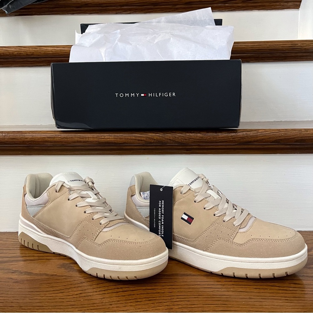 Tommy Hilfiger Men's Nashon Lace Up Fashion Sneakers NWT Size 9